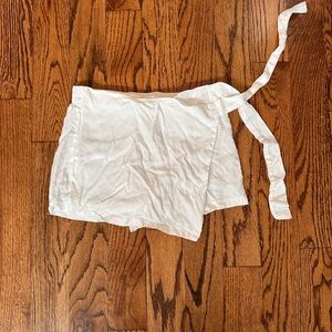 superdown White Tie-Waist Skorts